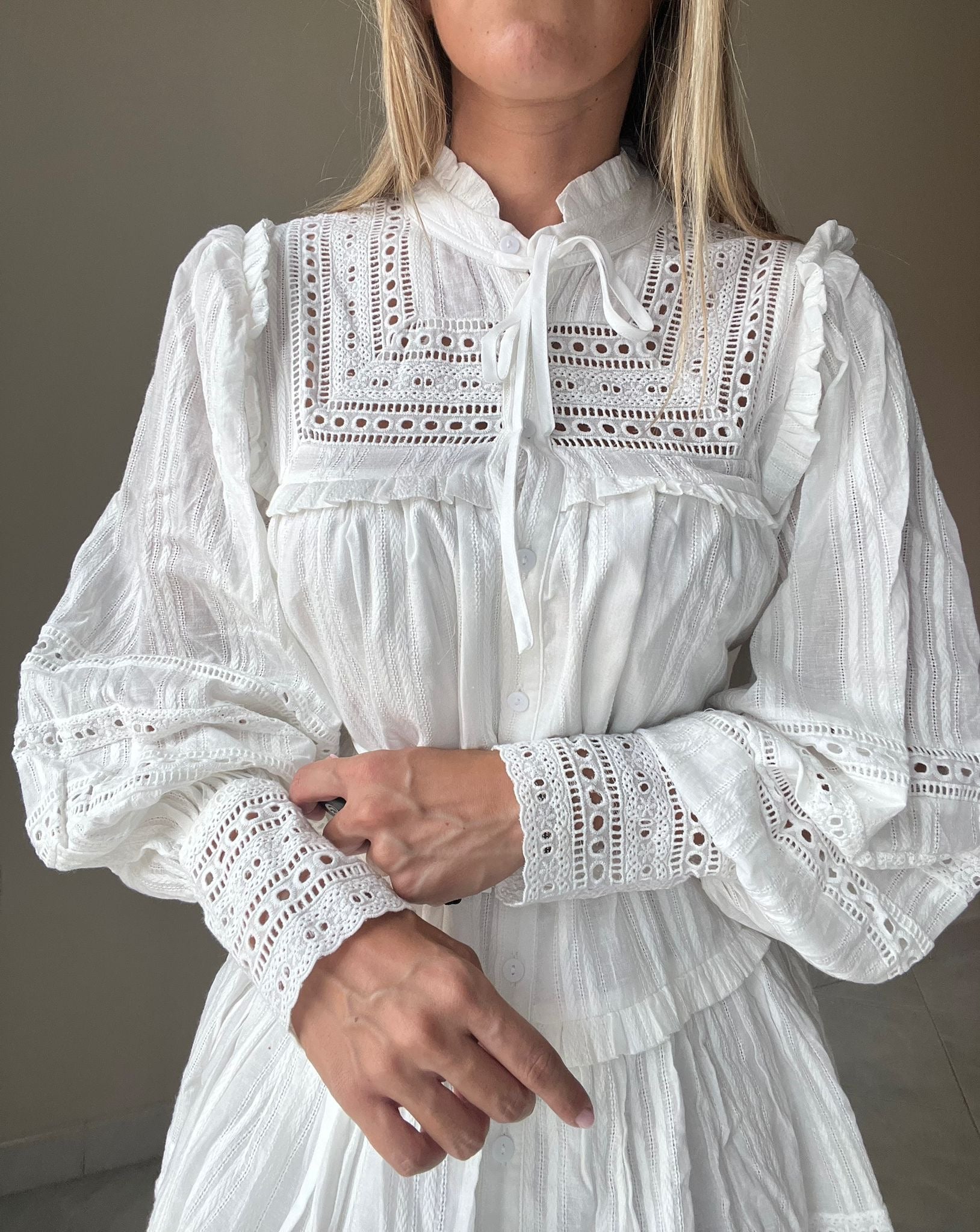 ABITO ROMANTIC WHITE