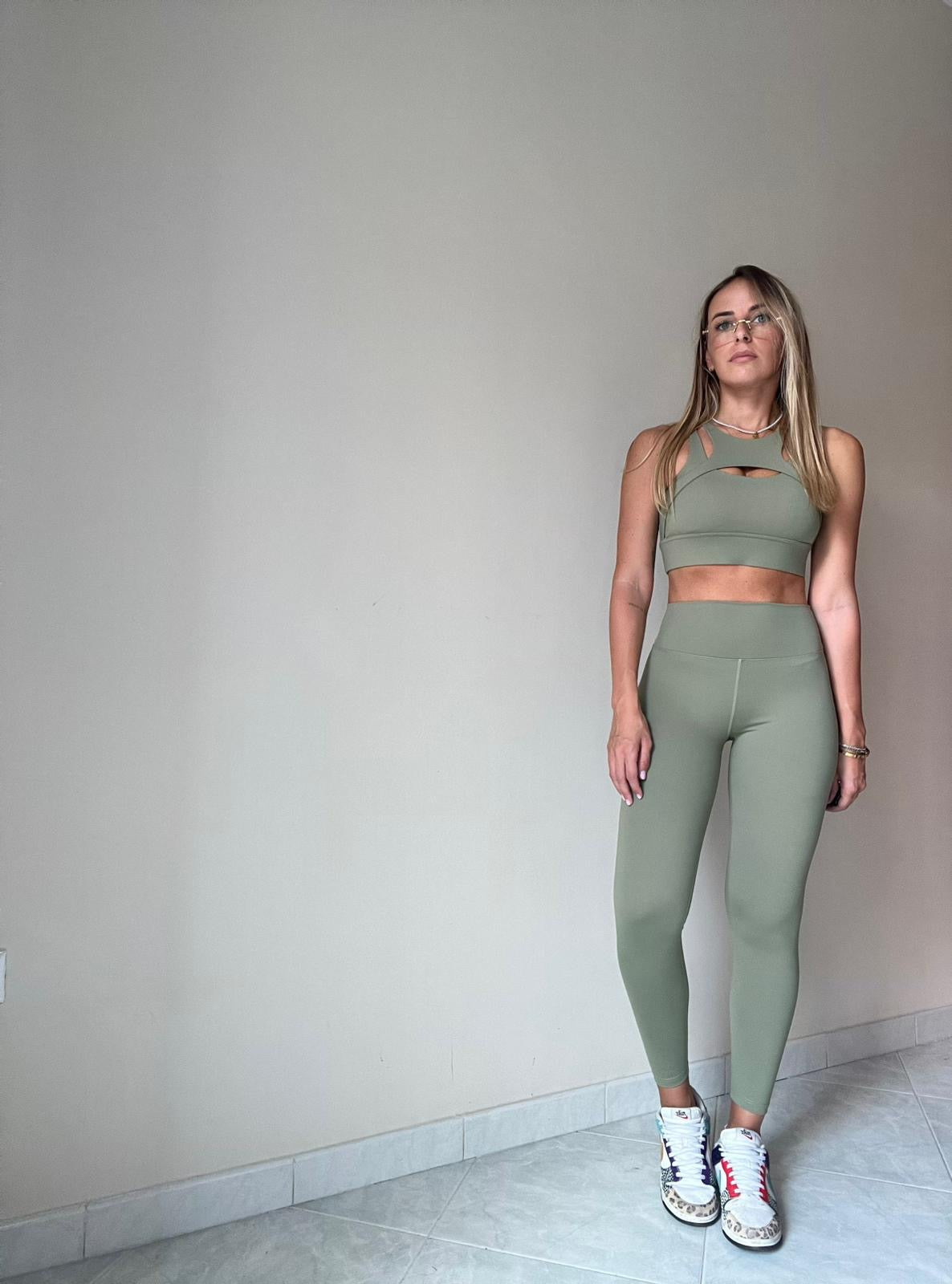 COMPLETO SPORTIVO - TOP E LEGGINGS