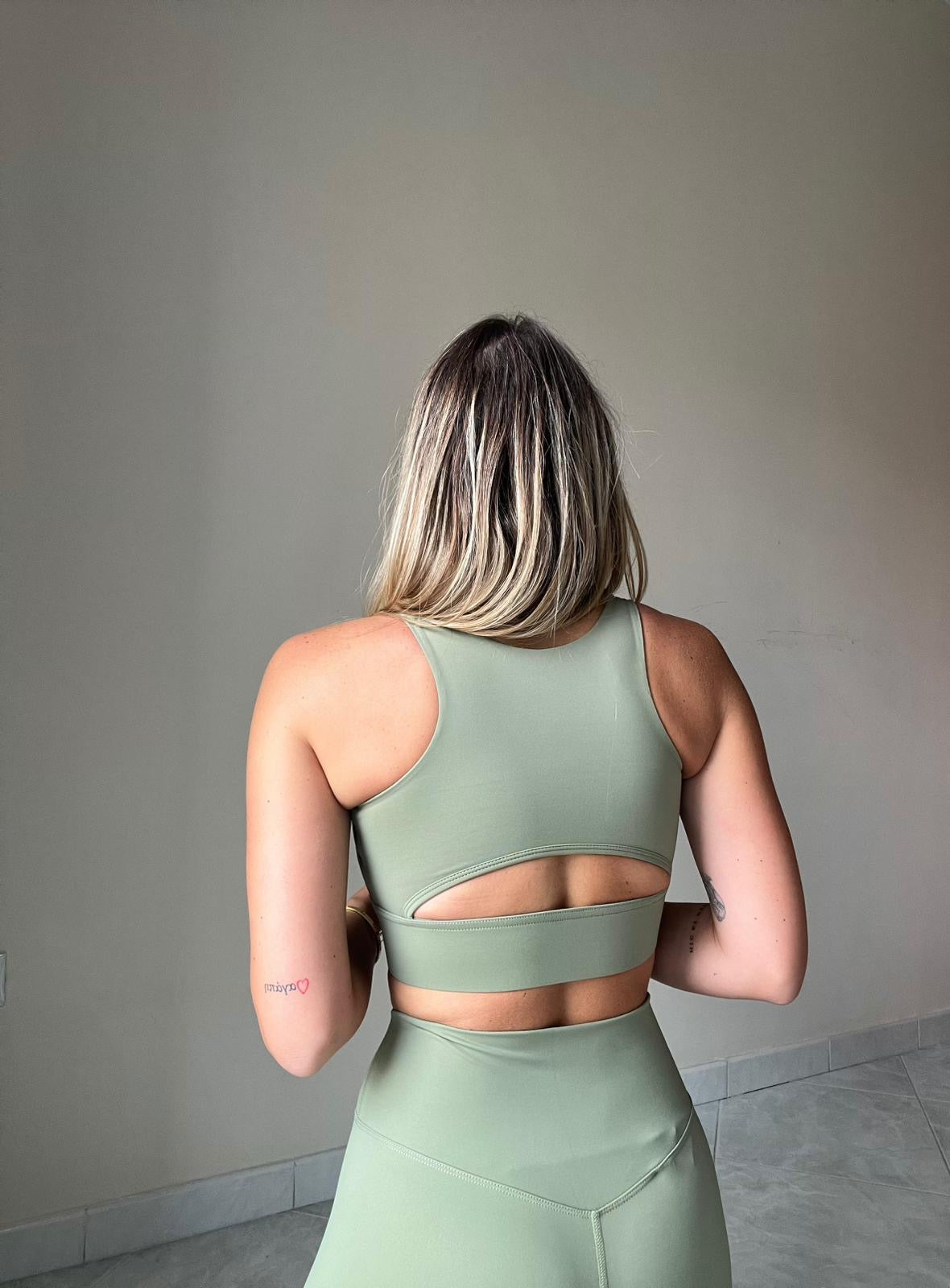 COMPLETO SPORTIVO - TOP E LEGGINGS